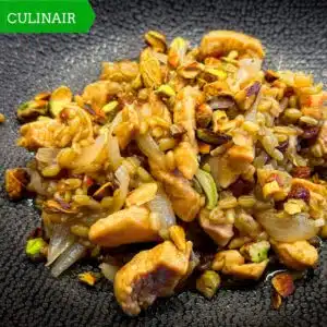 Libanese freekeh met kip uien en rozijnen