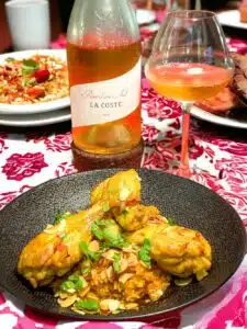 Qatari Machboos met Rosé d-une Nuit van Château La Coste Qatari Machboos met Rosé d-une Nuit van Château La Coste