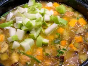Stap 8 samlor korkor – chayote toevoegen
