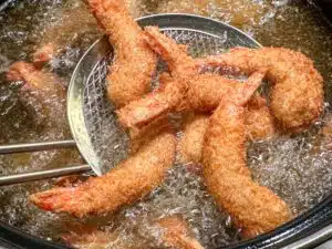 crispy kokosgarnalen frituren