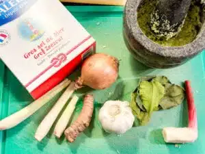 ingrediënten voor groene kroeung uit Cambodja ingrediënten voor groene kroeung uit Cambodja