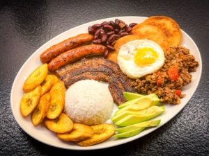bandeja paisa - het nationale gerecht van Colombia
