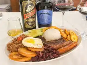 bandeja paisa met malbec en rum bandeja paisa met malbec en rum