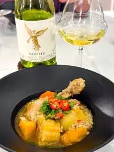 cazuela de ave - chardonnay Vi!na Montes