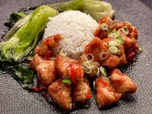 Orange Chicken met rijst en Shanghai paksoi