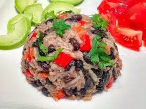 gallo pinto met bijgerechten