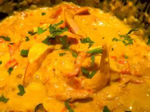 gambas in kokos-kerriesaus gambas in kokos-kerriesaus