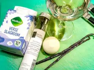 ingrediënten vanillesaus met vanillestokjes uit de Comoren ingrediënten vanillesaus met vanillestokjes uit de Comoren