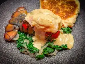 langouste à la vanille met spinazie en mkatra foukra langouste à la vanille met spinazie en mkatra foukra