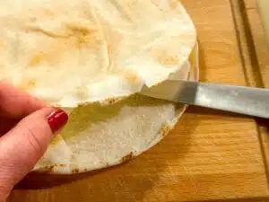 losgescheurd platbrood voor broodsoep tharid losgescheurd platbrood voor broodsoep tharid