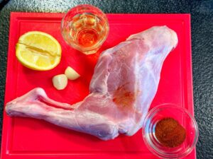 ingrediënten voor marinade van achterbout van geitenlam