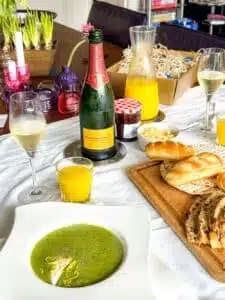 paasbrunch met de Cuvée de ‘Écusson van Bernard-Massard paasbrunch met de Cuvée de ‘Écusson van Bernard-Massard