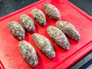 Cypriotische gehaktballen maken Cypriotische gehaktballen maken