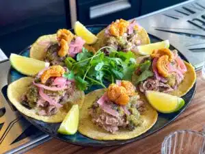 mezcal en spijs – taco lechon bij Botanero mezcal en spijs - taco lechon bij Botanero