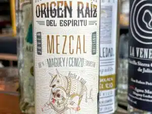 mezcal van Origen Raíz del Espiritu van 100% maguey uit Durango mezcal van Origen Raíz del Espiritu van 100% maguey uit Durango