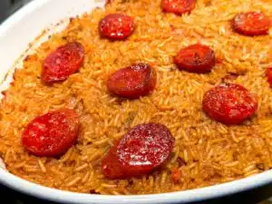 Portugese rijstschotel met eend chouriço bacon Portugese rijstschotel met eend chouriço bacon