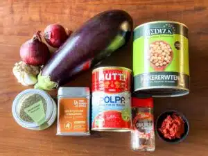 de ingrediënten voor Libanese maghmour