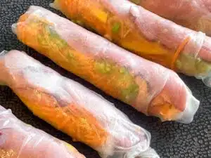 Vietnamese lenterollen met eendenborst - rode biet - komkommer - peer