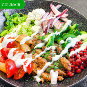 Kip Shoarma Bowl 2.0 met urfa-peper en romige shoarmasaus Kip Shoarma Bowl 2.0 met urfa-peper en romige shoarmasaus