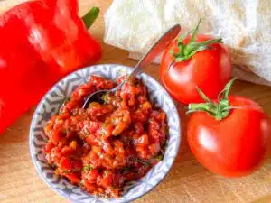 Armeense msosh - pikante dip met tomaten en paprika