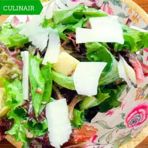Eenvoudige herfstsalade met peer en pecannoten