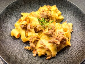 pasta in witte saus met lamsvlees