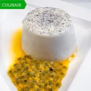 Kokos-vanille panna cotta met passievruchten Kokos-vanille panna cotta met passievruchten