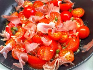 tomatensalade met serranoham