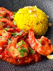 gamba's met rode chermoula en Marokkaanse saffraanrijst